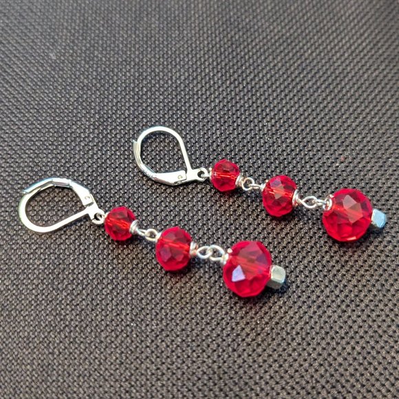 Hand Crafted sterling silver and glass beaded dangle earrings, red - Picture 2 of 3